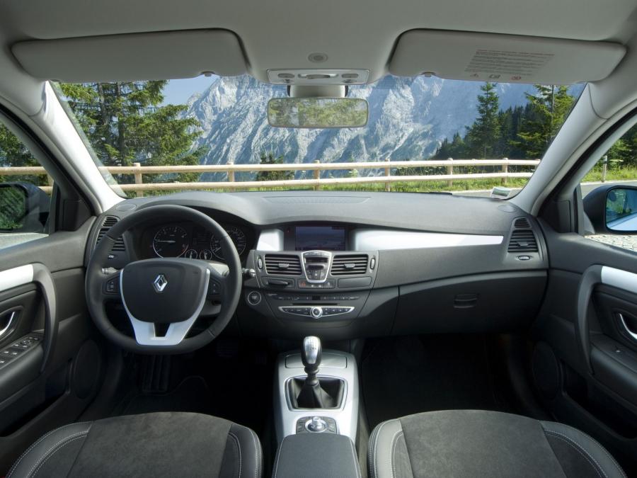  Renault Laguna III Estate 2007 года  (фото 2 из 31)